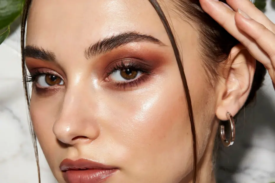 Bold Makeup Looks for Virtual Holiday Parties | Easy Eye Tutorials