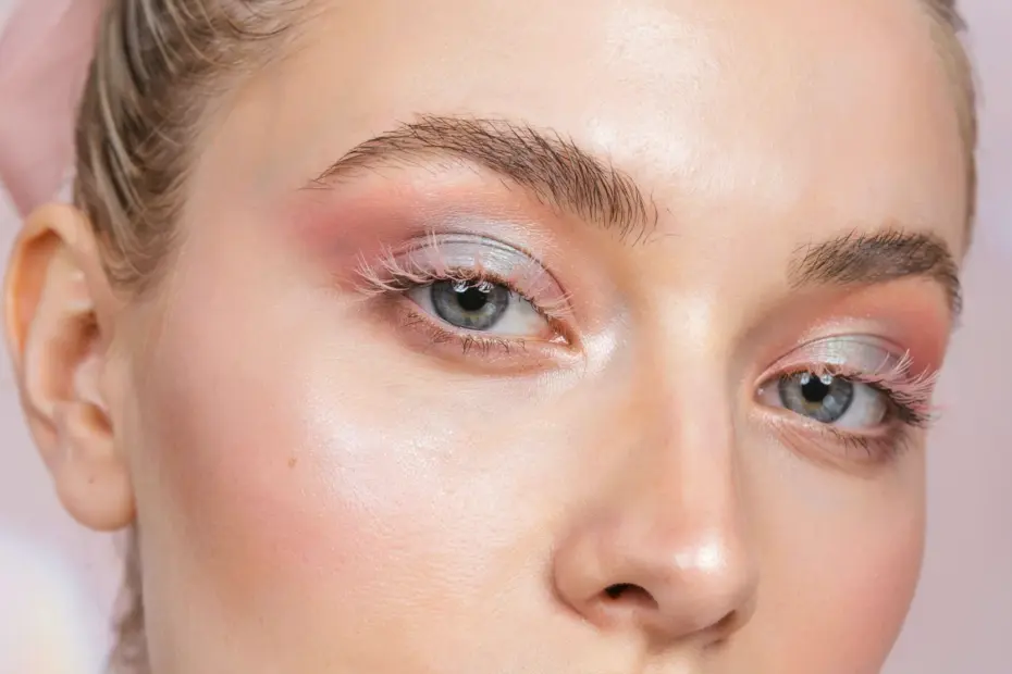 Aesthetic Makeup Looks | Soft Glam Eye Tutorial with Subtle Liner & Lashes