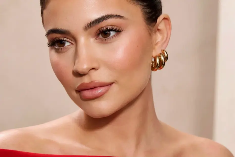 Soft glam makeup look with rose gold tones | everyday glam inspo
