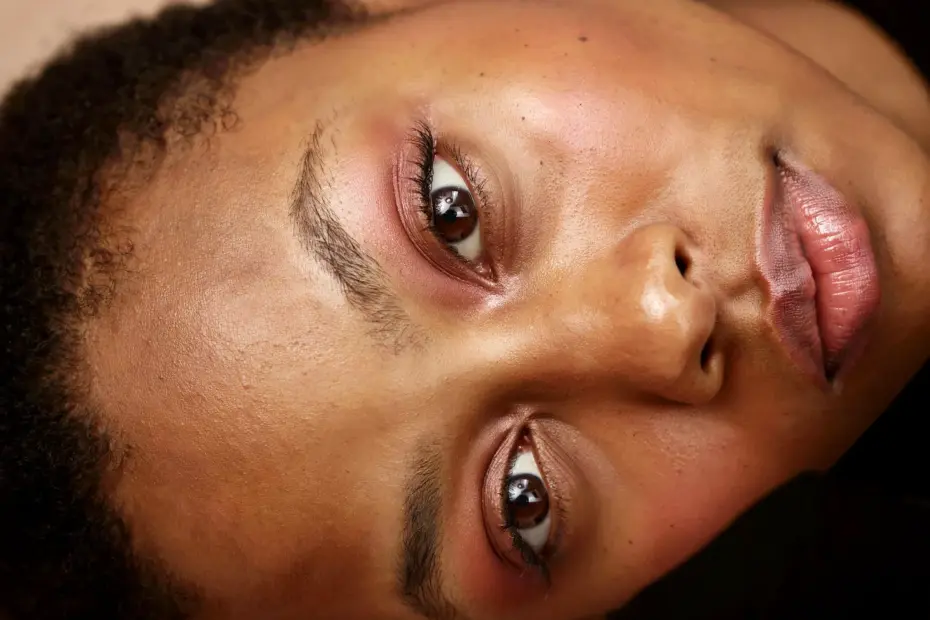 Bold Makeup Styles That Actually Look Good on Me - Tips for Trying Dramatic Eyes & Bright Lips