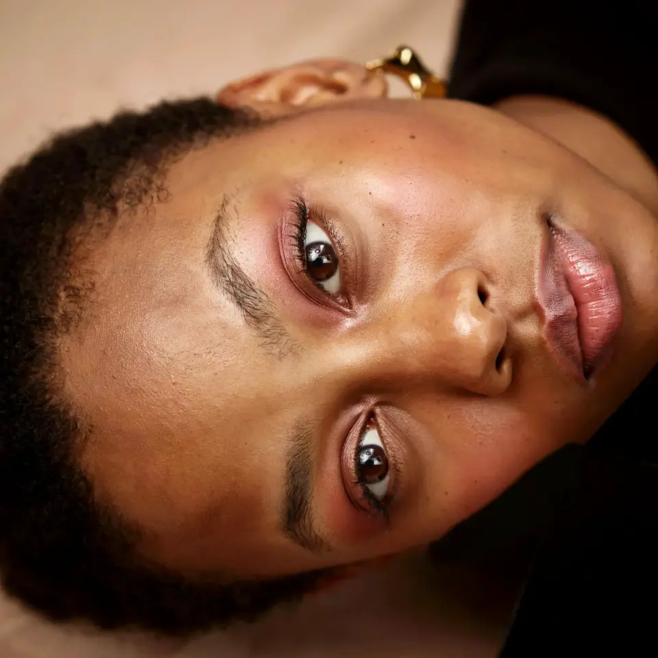 Bold Makeup Styles That Actually Look Good on Me - Tips for Trying Dramatic Eyes & Bright Lips